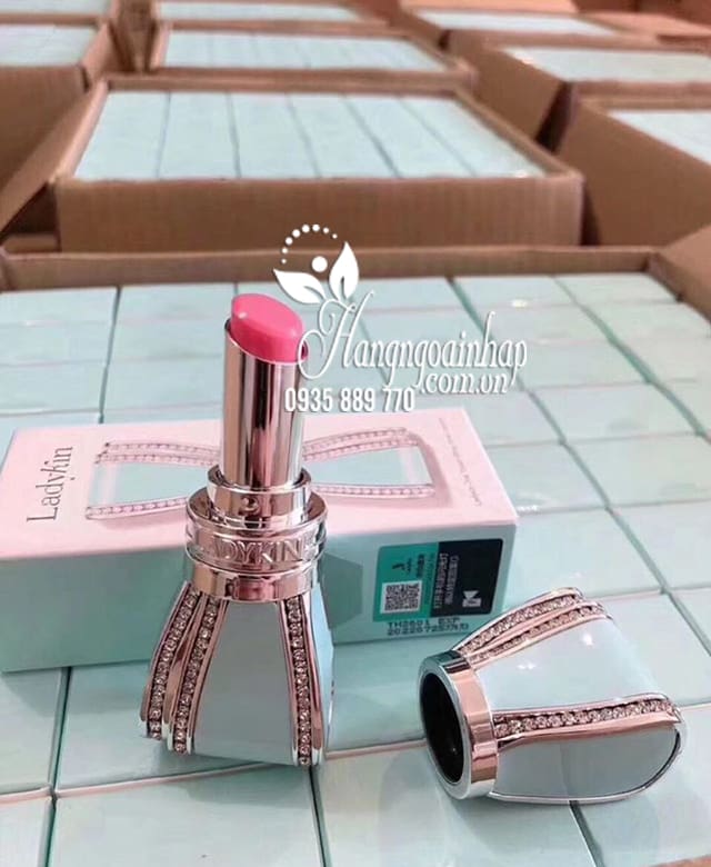 Son dưỡng Ladykin One Touch Bling Glow Lipstick nơ xanh 7