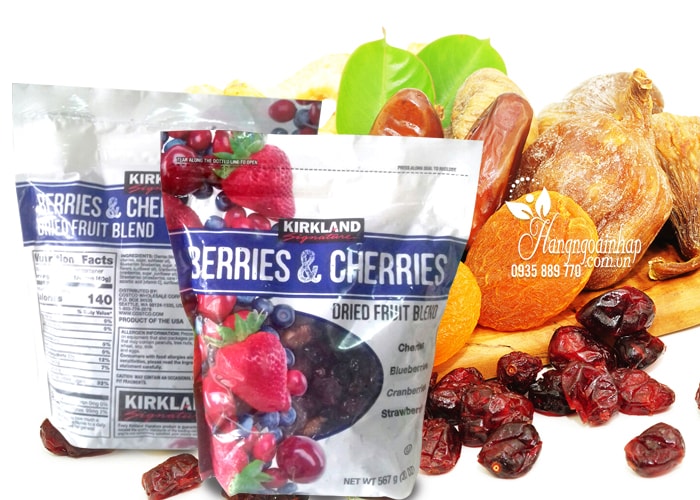 Trái cây sấy khô KirkLand Berries & Cherries Dried Fruit Blend 567g 