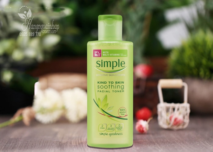 Nước hoa hồng Simple Soothing Facial Toner của Anh 200ml 