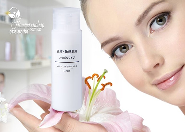 Sữa dưỡng trắng da Muji Moisturising Milk Light của Nhật Bản