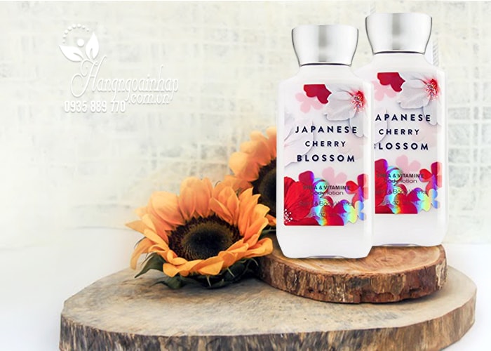 Sữa dưỡng thể Bath & Body Works Japanese Cherry Blossom 236ml của Mỹ