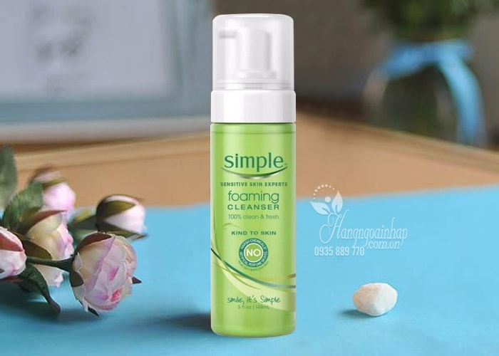 Sữa rửa mặt tạo bọt Simple Foaming Cleanser 148ml của Anh