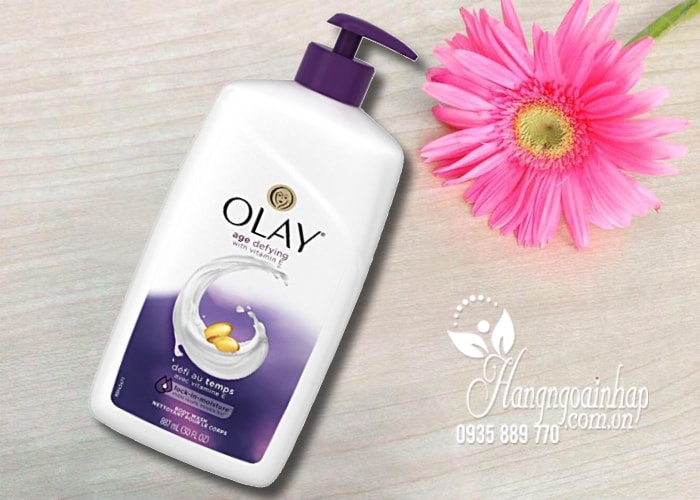 Sữa tắm Olay Age Defying with Vitamin E 887ml của Mỹ