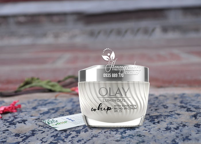 Kem dưỡng da Olay Luminous Whip Active Moisturizer SPF25 1