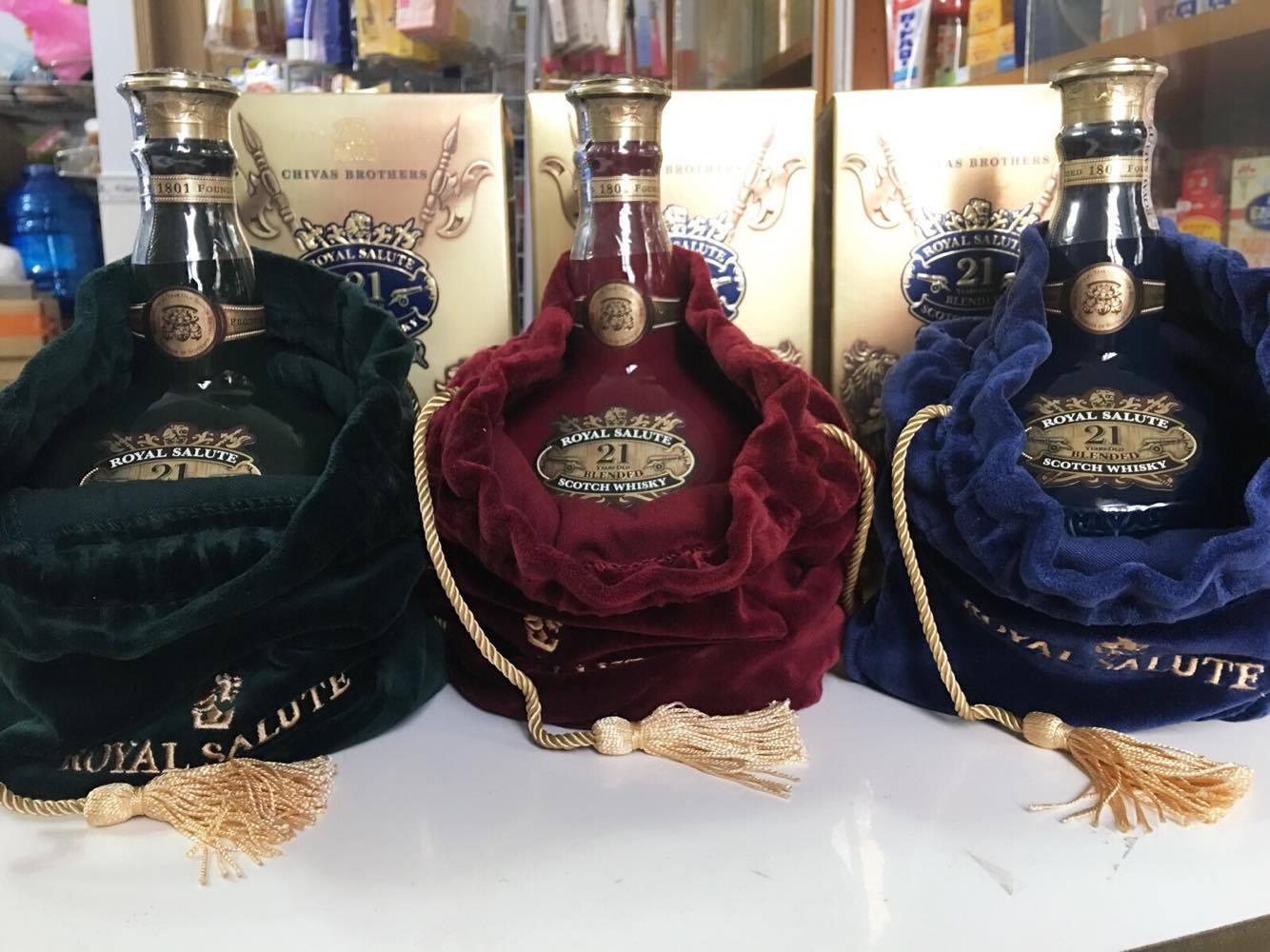 Rượu Chivas 21 có mấy loại, mấy màu? Bao nhiêu độ?