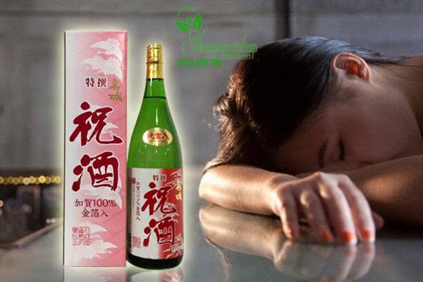 Rượu Sake Vẩy Vàng Alzu Homare Honjozo Kinpaku Shu