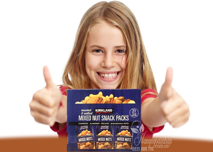 Hạt hỗn hợp rang muối Kirkland Mixed Nut Snack Packs 953g của Mỹ