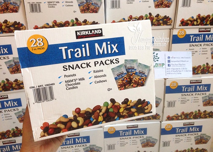 Hạt và trái cây tổng hợp Kirkland Trail Mix Snack Packs 28 gói của Mỹ