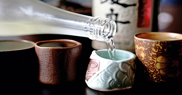 Cách uống rượu Sake 