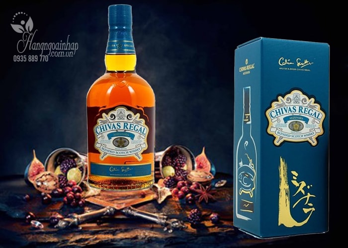 Rượu Chivas Regal Mizunara xanh 700ml của Nhật Bản 