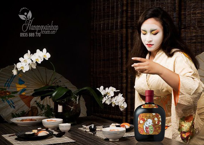 Rượu con chó Suntory Old Whisky của Nhật Bản 700ml